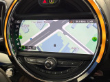 ●純正ナビ:一体感のあるナビは、高級感ある車内を演出してくれます。オーディオ機能も充実しておりますので、運転もより楽しめます♪