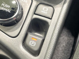【電動パーキングブレーキ】パーキングブレーキは便利な電動式!ボタン一つで操作でき、アクセルを踏めば自動で解除されます♪レバーやペダルが無いので運転席廻りもすっきりしますね♪