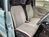 運転席、助手席まわりです。実際お座りいただくのが、分かりやすいと思います。お気軽にご来店ください!