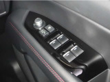 ソフトパッドとステッチを採用することにより質感の高いインテリアに仕上がってます♪