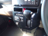 こまめな温度管理のできるオートエアコンがついたお車です
