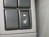 運転席シートヒーター付きです。寒い日も快適なドライブが楽しめます♪