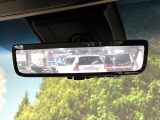【デジタルインナーミラー】後席の大きな荷物や同乗者で後方が確認しづらい時でも安心!カメラが撮影した車両後方の映像をルームミラー内に表示。クリアな視界で状況の確認が可能です!
