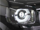 【LEDヘッドライト+デイタイムランニングランプ】今や主流のLEDヘッドライトに、日中でも他者からの視認性を良くするデイタイムランニングランプ装備!スタイリッシュでかっこよく仕上がっています。