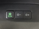 ★ECONスイッチ★ エコドライブを加速しよう!スイッチをONにすると、運転の仕方によるロスを抑え込み燃費をよくするようクルマが頑張ります(*^ー^*)燃費向上にチャレンジ♪