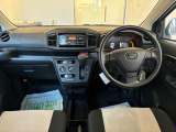 見易い計器類と運転し易いドライビングポジションは、視角も少なく前方&左右の見切りが良く運転し易いクルマです