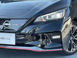 最新式はLEDヘッドランプですね。瞬時に明るい光が夜間の運転をぐっと楽にしてくれますよ。