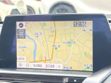 【メーカー純正ナビ】インテリアに溶け込むスタイリッシュな「専用設計」メーカーナビを装備♪視認性や操作性など基本性能にも優れ、より上質なカーライフをお楽しみいただけます。