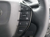 レーダークルーズコントロール作動時に車線維持に必要な運転操作の支援を行う「レーントレーシングアシスト(LTA)」を搭載しています。