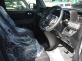 運転者にとっては日々使用することとなる運転席です。運転席が快適だと運転に集中することができますね。