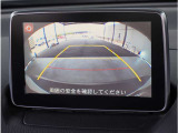 【バックカメラ】駐車が苦手な方でも安心してお乗りいただけます。リバース連動で画面が切り替わるのでとっても便利です。今や後方確認の必須アイテムですよね。
