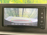 【バックカメラ】駐車時に後方がリアルタイム映像で確認できます。大型商業施設や立体駐車場での駐車時や、夜間のバック時に大活躍!運転スキルに関わらず、今や必須となった装備のひとつです!