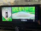 【アラウンドビューモニター】専用のカメラにより、上から見下ろしたような視点で360度クルマの周囲を確認することができます☆死角部分も確認しやすく、狭い場所での切り返しや駐車もスムーズに行えます。