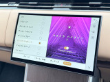 【プレミアムキャビンライティング】は10種類の設定から選択可能。その時の気分や好み、運転スタイルに合わせて照明を調整できます。