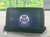 【マツダコネクトナビ】車内の雰囲気にマッチした一体型タイプのナビ。各種車輌設定やBluetooth再生等、様々な機能が楽しめます。直感的なダイヤル操作が可能で、使い勝手も良好です。