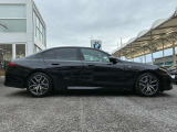 ★BMWエマージェンシーサービス:24時間、様々なトラブルの応急処置のアドバイス、出張修理やレッカー手配、お客様の交通手段やホテルの確保、そして場合によっては、その費用までをも負担するというサービスで