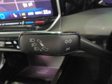運転席から見て左側はウインカー操作になります。国産車とは反対ですのでご注意ください。