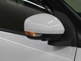 サイドターンランプ付きドアミラー。車両のドレスアップと右左折時の被視認性を兼ね備えたお洒落なミラーです。