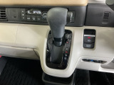 発進時から滑らかに加速する無段階変速のCVTはストップ&ゴーの多い街の中も快適です