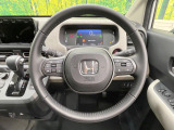 【ステアリングスイッチ】運転中、前方から目線をそらすことなく、オーディオ等の操作が可能な便利機能!安心&快適なドライブを演出してくれます♪