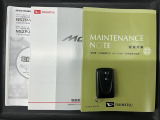 スマートキーは鍵をバッグに入れたままでもドアロックの開閉やエンジンのON・OFFができます。夜間や雨の日も鍵を探さなくて良いので便利です。