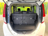 普段のお買い物や通勤、送迎等に十分な荷室スペースを確保しております。セカンドシートを倒すと、大きな荷物の積載も可能です♪