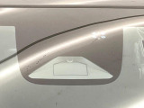 【ホンダセンシング】走行中に前方の車両等を認識し、衝突しそうな時は警報とブレーキで衝突回避と被害軽減をアシスト。より安全にドライブをお楽しみいただけます。