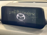 【マツダコネクトナビ】車内の雰囲気にマッチした一体型タイプのナビ。各種車輌設定やBluetooth再生等、様々な機能が楽しめます。直感的なダイヤル操作が可能で、使い勝手も良好です。