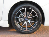 右前 17インチアルミホイール 215/50R17