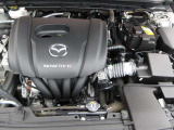 「SKYACTIV-G(ガソリン)」は、規格外の高圧縮を実現し、世界のエンジン技術者に驚きを与えました。さらに、それを維持したままノッキングの発生を抑え、熱効率を向上、走りにも寄与したエンジンです。