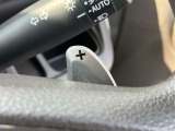 ★マニュアル車のような感覚で操れるパドルシフト★シフトレバーをマニュアルモードの位置にして『+』のレバーを引くとシフトアップ『-』のレバーを引くとシフトダウンします!
