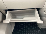 グローブボックスも大きく使いやすいです。