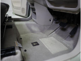 クリーニング済みフロアマット付き☆多少の使用感はありますが、この程度なら許容範囲という方には初期費用が浮いて嬉しいPOINT!