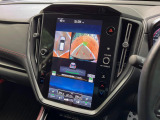 【マルチテレインモニター】車のフロントやサイドのカメラ画像を同時にモニター表示することで、悪路や狭い道を走行時でも周囲の状況確認ができ安心!本格SUVにうれしい装備です♪