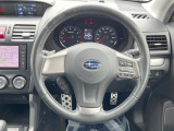 【純正革巻きステアリング】上質な革を使用することで、手にしっかり馴染みとても運転しやすいハンドルです♪