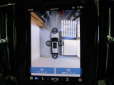 360&deg;カメラ付きで車庫入れや縦列駐車が楽しくなります。