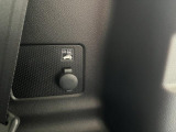 荷室にも便利なアクセサリーソケットがあります。