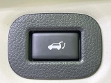 【パワーバックドア】スマートキーや運転席のボタンを押すだけでリアゲートが自動で開閉します!荷物を持っている時や、高い位置にあるバックドアを閉める際に便利な機能です♪