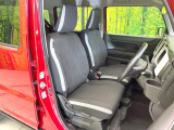 運転席シート廻りは使用感も少なく、良好な状態となっています。丁寧に使われていたことがよくわかりますね。