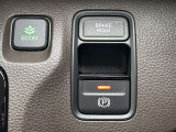 電子制御パーキングブレーキやオートブレーキホールド、ECONモードボタンなど、より運転を便利にする機能を装備しております!
