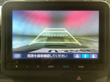 【バックカメラ】運転が苦手な方も車庫入れラクラクです!ギアをリバースに入れれば自動的に切り換わりますので、面倒な操作は不要です♪狭い駐車場もお車を傷つけず安心ですね!