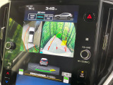 【マルチテレインモニター】車のフロントやサイドのカメラ画像を同時にモニター表示することで、悪路や狭い道を走行時でも周囲の状況確認ができ安心!本格SUVにうれしい装備です♪
