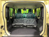 普段のお買い物や通勤、送迎等に十分な荷室スペースを確保しております。セカンドシートを倒すと、大きな荷物の積載も可能です♪