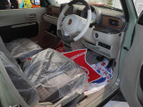 運転者にとっては日々使用することとなる運転席です。運転席が快適だと運転に集中することができますね。