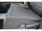 【助手席シート】レンタカーアップ車で使用感も少なく、シート状態良好です!
