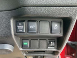 ECOモードスイッチを押す事によりECOランプが点灯します。アクセル操作等運転の無駄を抑え、一定の速度で走行出来る様にアクセル操作をサポート一定の速度、ゆるやかな加速/減速がガソリン節約の秘訣です