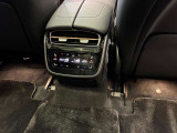 車両は屋内展示しておりますので天候に関係なくごゆっくりコンディションご確認頂けます。車両を倉庫へ保管している場合が御座いますのでご来店前に在庫確認頂けると幸いです。TEL072-784-8800