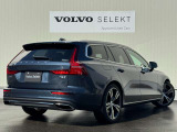2018年にフルモデルチェンジしたV60は、先代V70に引けを取らないラゲッジスペースとサイズ面での使い勝手の良さを継承。