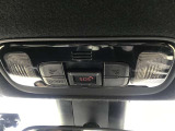 急な体調不良時も、ヘルプネットボタンを押すだけでヘルプネットセンターのオペレーターにつながります。サービスの詳細は販売店スタッフまでおたずねください。