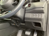 【パーキングセンサー】駐車や出庫時にクルマの前後の障害を検知し、音とディスプレイでお知らせします。